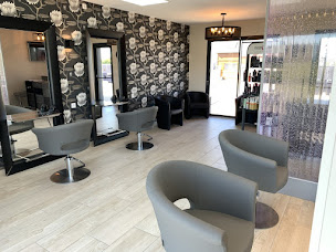 Photo n°1 de New Hair à Le Mesnil-Réaume (Salon de coiffure)