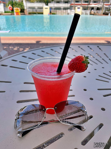 Courtyard Pool Bar - Visual