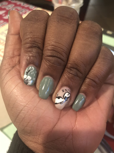 Brown Deer Nails - Thumbnail