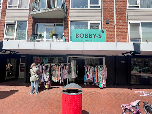 BOBBY-S BEAUTIFUL CURVES