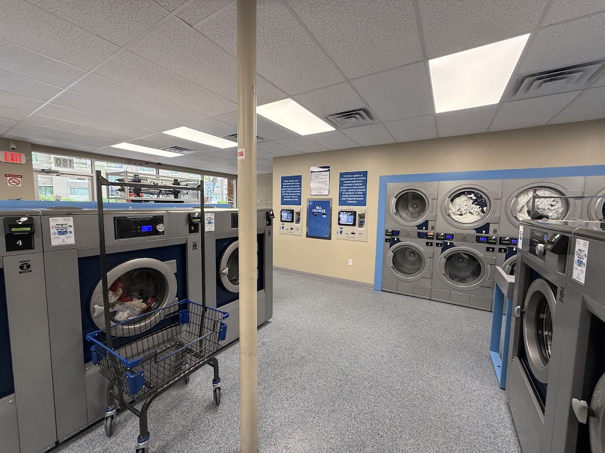 Speedy Laundromat laundromat interior in Rockville, MD