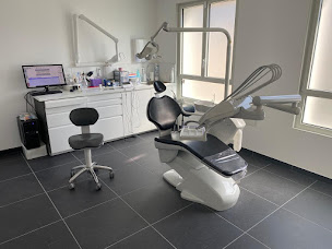 Photo n°1 de Cabinet Dentaire - Dr Cohen Robert à Fontenay-Trésigny (Parodontiste)