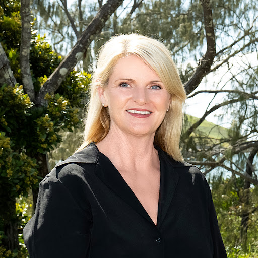 Sandie Robbins | McGrath Logo