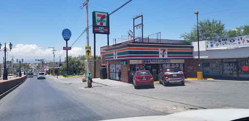 7-Eleven independencia cienega de flores