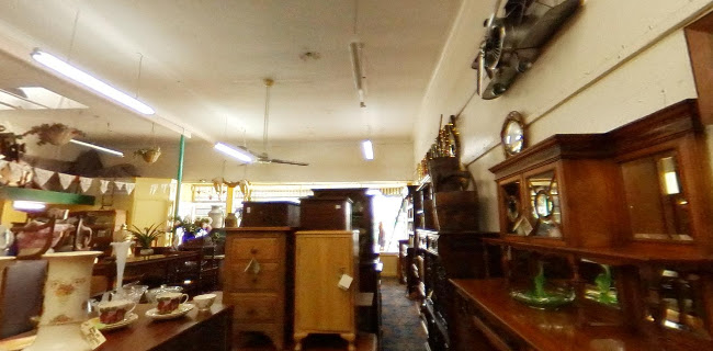 Antiques in Thames Phone number