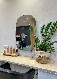 Photo n°15 de Studio Coiffure à Vélizy-Villacoublay (Salon de coiffure)