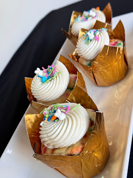 Elisa's Cake by the #Pound by null