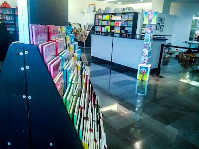 Photos of Books & Books Medell&iacute;n