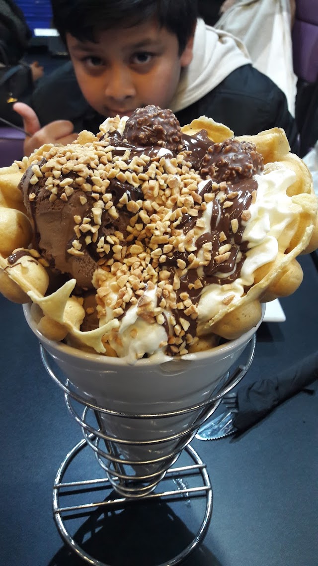 Creams Cafe Ilford Exchange