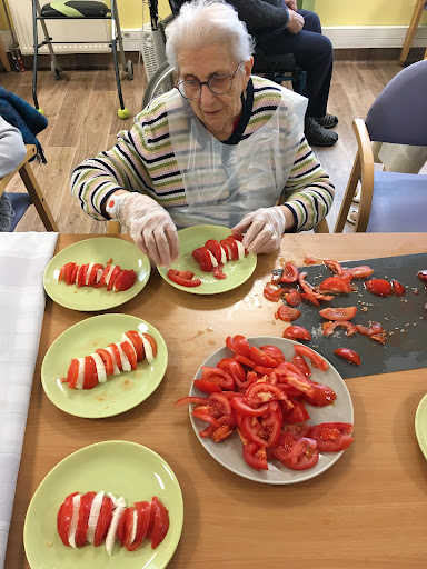 Photo de Ehpad Association Adef Résidences la Maison du Saule Cendré à Villeneuve-le-Roi (94290)