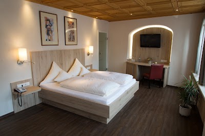Photos of Hotel Deutsches Haus, Dinkelsb&uuml;hl