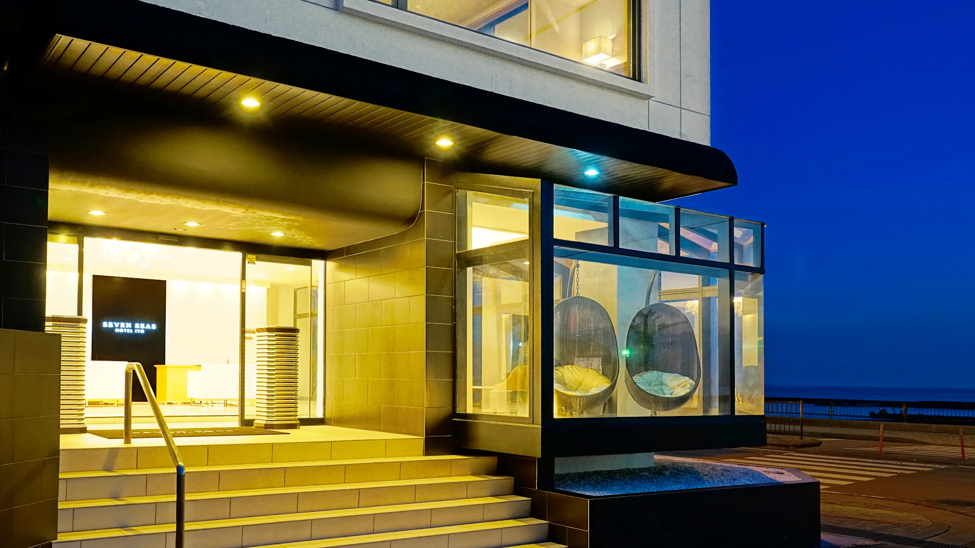 Seven Seas Hotel