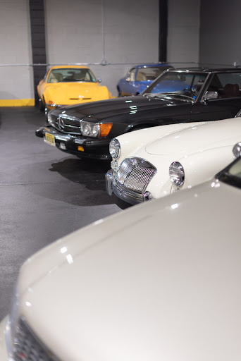 Classic Car Vault - Thumbnail
