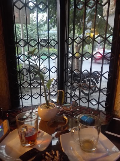 Photos of Bijan Caf&eacute;