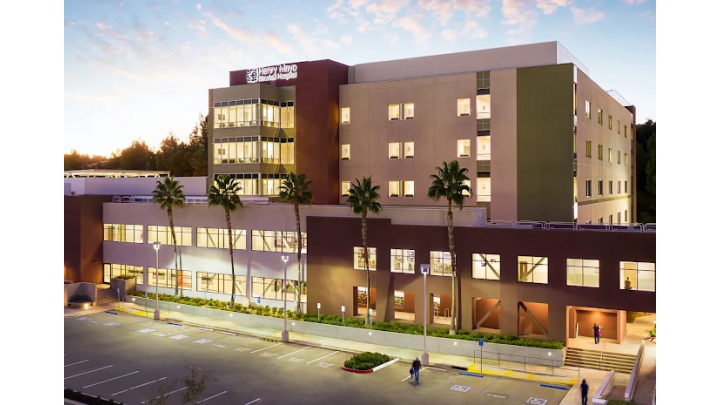 Henry Mayo Newhall Hospital