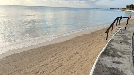 Villa Tres Hermanos Punta Caracol Beachfront