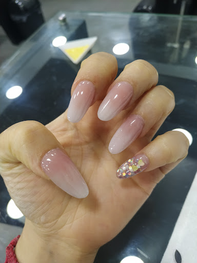 Hadasa Nails and lashes - Thumbnail
