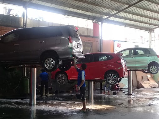 Crystal Carwash, Author: Dwi Ido