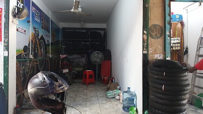 Photos of Khan Motors