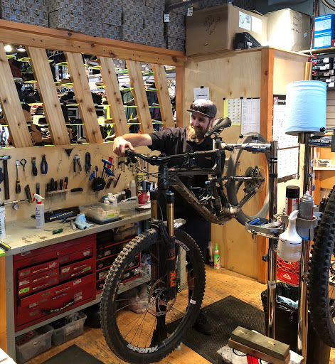 Evolution Whistler Bike - Snowboard - Rentals - Thumbnail