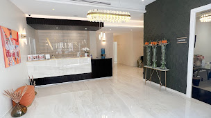 Photo n°1 de Dr Farès BELHASSEN - Chirurgien esthétique Cannes à Cannes (Chirurgien plasticien)