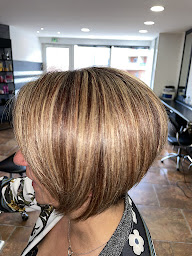 Photo n°4 de Cindy Coiffure à La Destrousse (Salon de coiffure)