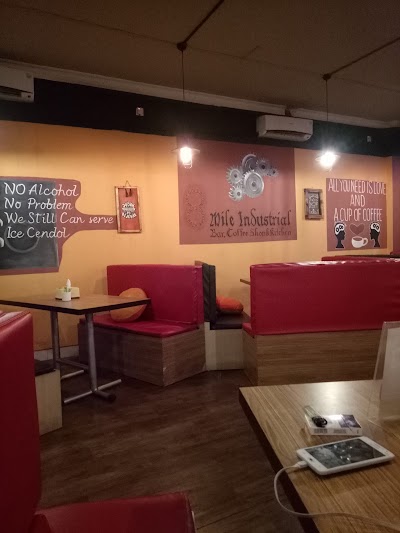 Photos of 8 Mile industrial Cafe