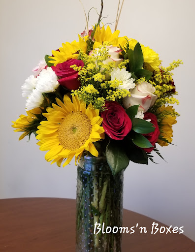 Blooms'n Boxes - Visual