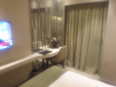 Photos of Waxwing Hotel