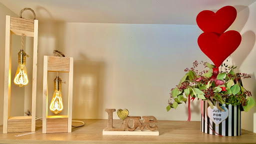 NIO & Co. wood