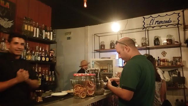 Pistola y Corazon Taqueria