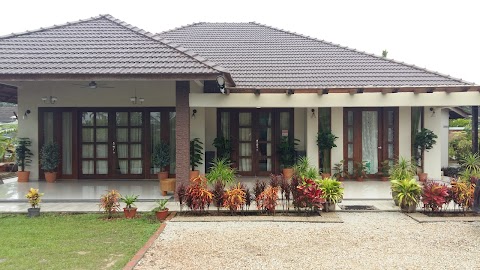 kamar tamu parit bilal