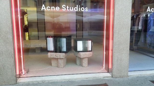 Acne Studios Piazza del Carmine