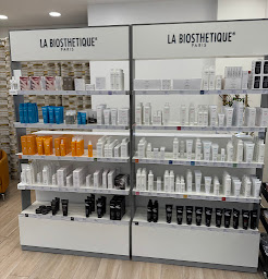 Photo n°38 de David Guitton Coiffeur Visagiste à Paris (Barbier)