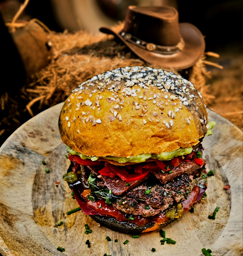 Photo 3 - Food truck Le Central 𝕮𝖍𝖆𝖒𝖕𝖎𝖔𝖓 𝕹𝖔𝖗𝖉-𝖊𝖘𝖙 𝖉𝖚 𝖇𝖚𝖗𝖌𝖊𝖗 ® 4ème meilleurs burger de France 2024.