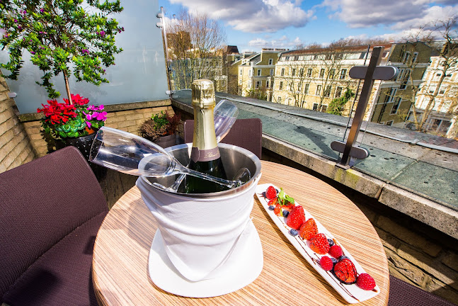 https://www.hilton.com/en/hotels/lcyskdi-doubletree-london-kensington/?SEO_id=GMB-EMEA-DI-LCYSKDI
