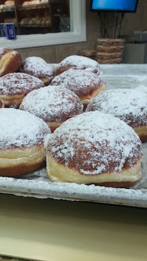 Ostrovitsky Bakery, Author: Moshe Lieberman