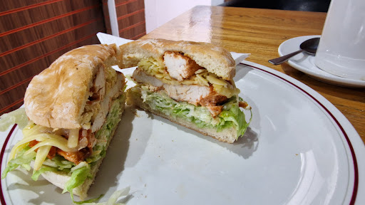 Luna's Cafe restaurant - Thumbnail