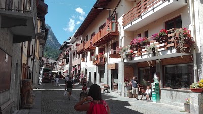 Photos of Grialaltro