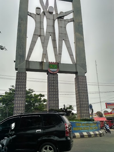 Photos of Monument roundabout Tigaraksa