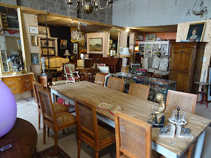 Photo n°4 de Antiquités Dijeau à Les Billaux (Magasin d'antiquités)