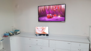 Photo n°2 de Dr Mickael AMSALEM à Paris (Dentiste)