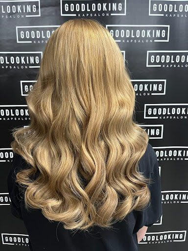 Hairdresser Good Looking - Thumbnail