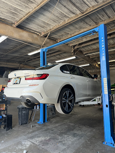 WM AUTO SERVICES - Visual