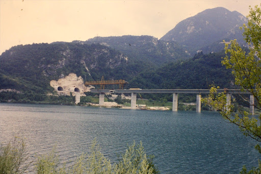 SOMPLAGO Strada Regionale 512 (bar, direzione Cavazzo) - Thumbnail