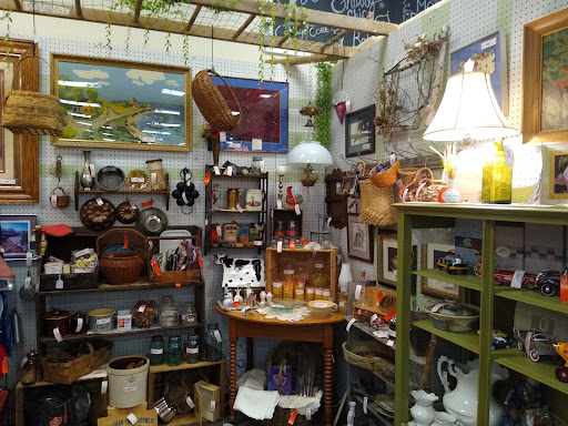 Paradise Vintage, Antiques and More Gallery - United States