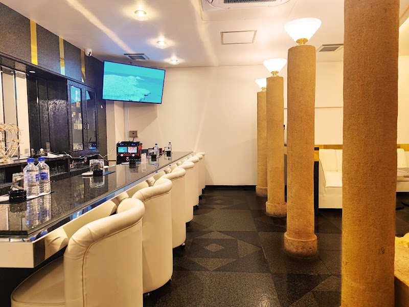 Plaigir プレジー ラウンジ 那覇