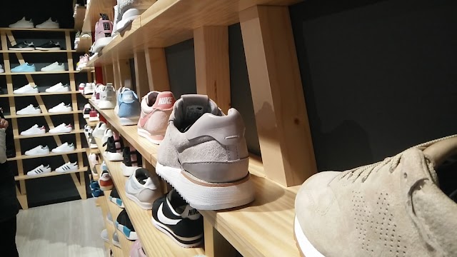 KICKS Footwear