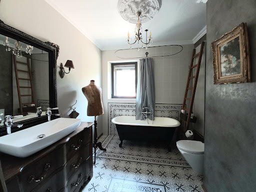 Photo de Le Bastion des Papes. Location saisonnière de charme en Provence, avec piscine et SPA privés à Châteauneuf-de-Gadagne (84470)