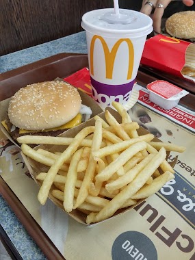 McDonald's, Author: Marcelo Caltabiano